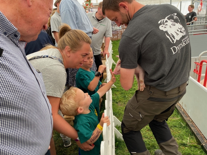 Ja, Ja Leif. Du skal nok også få lov efter de 2 drenge.